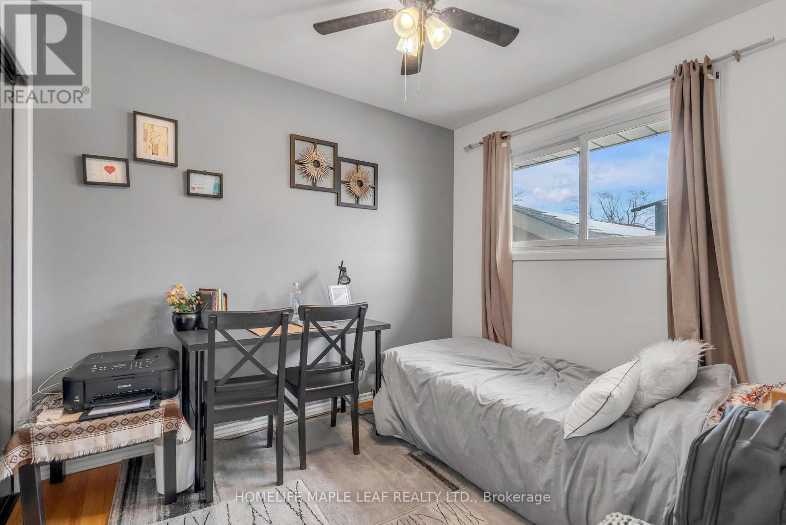 398 KERMAN AVENUE - 18