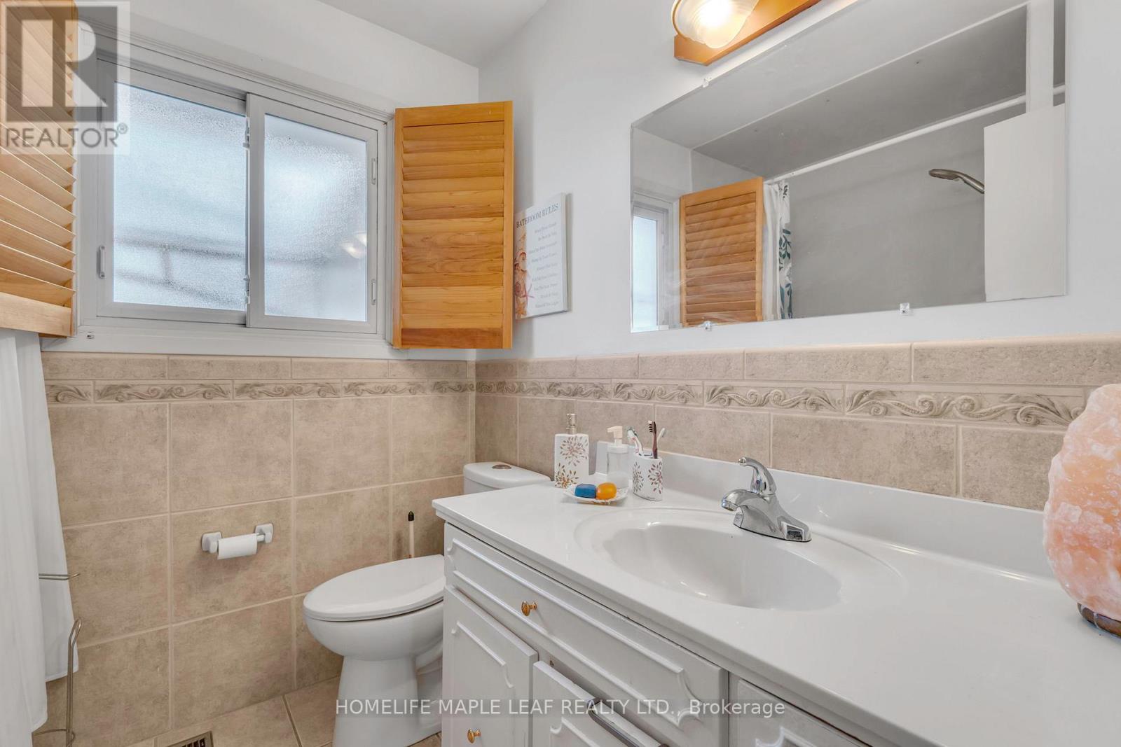 398 KERMAN AVENUE - 19