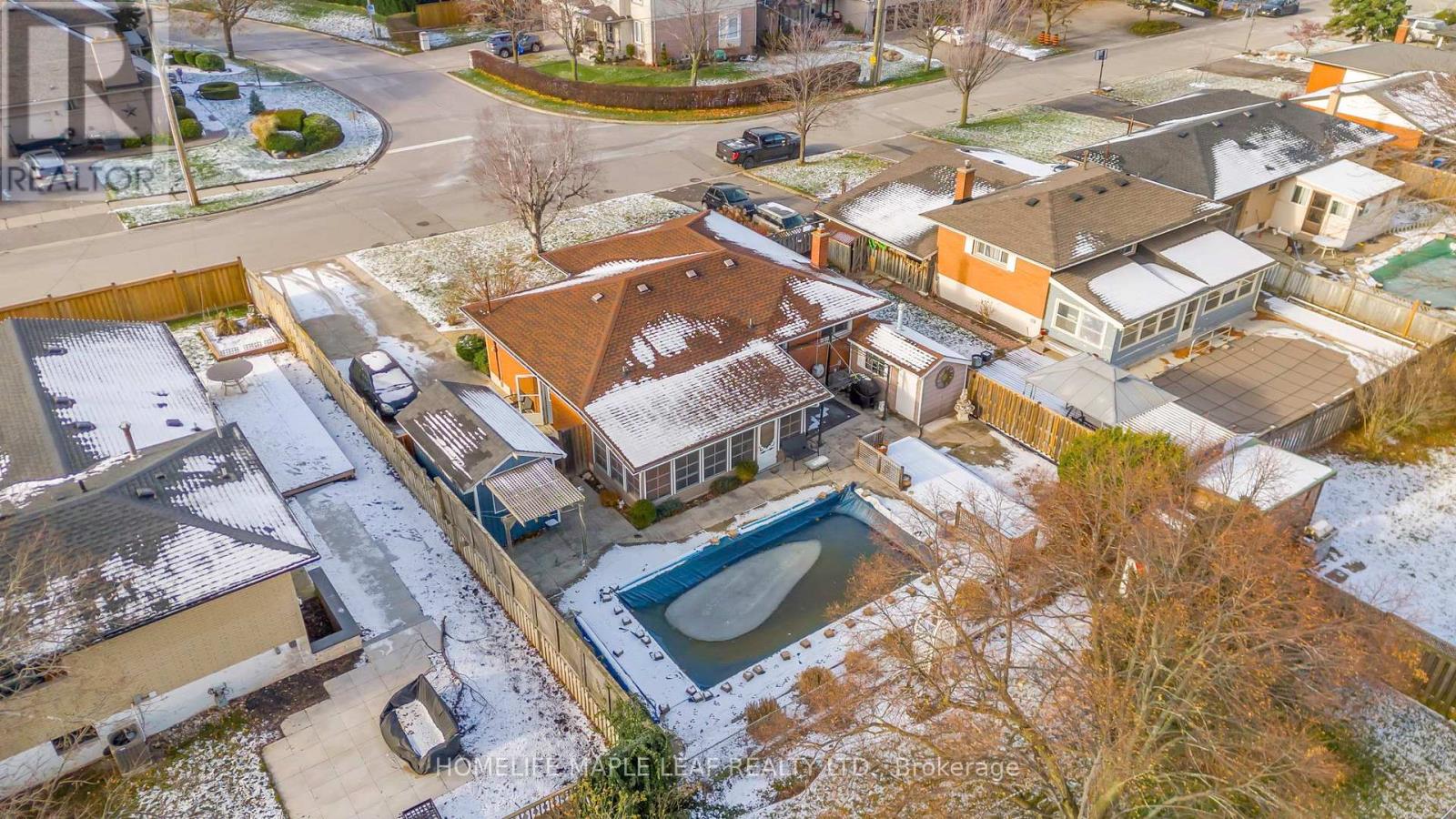 398 KERMAN AVENUE - 26