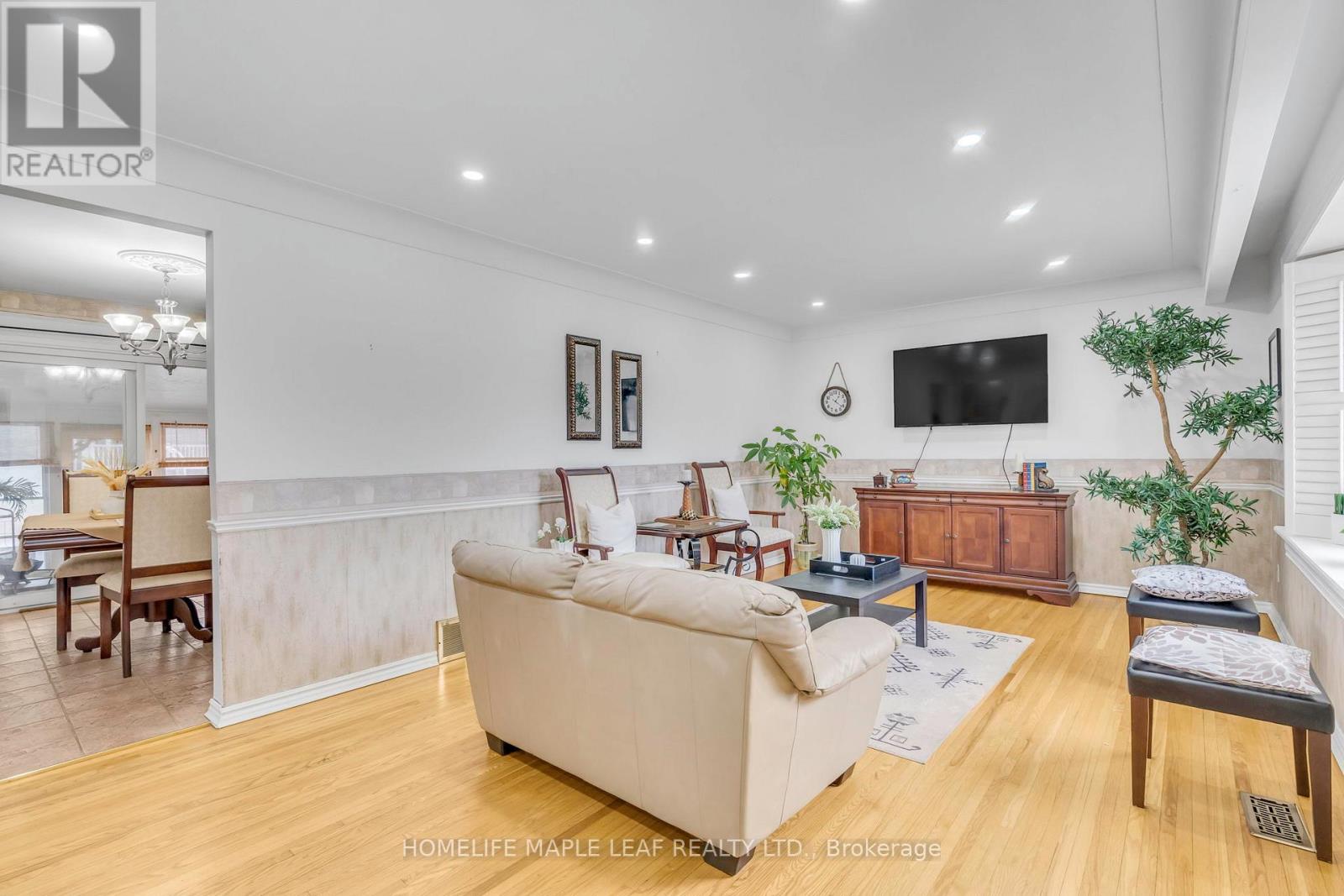 398 KERMAN AVENUE - 5