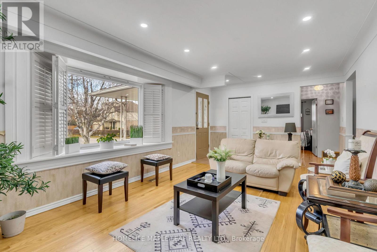 398 KERMAN AVENUE - 6