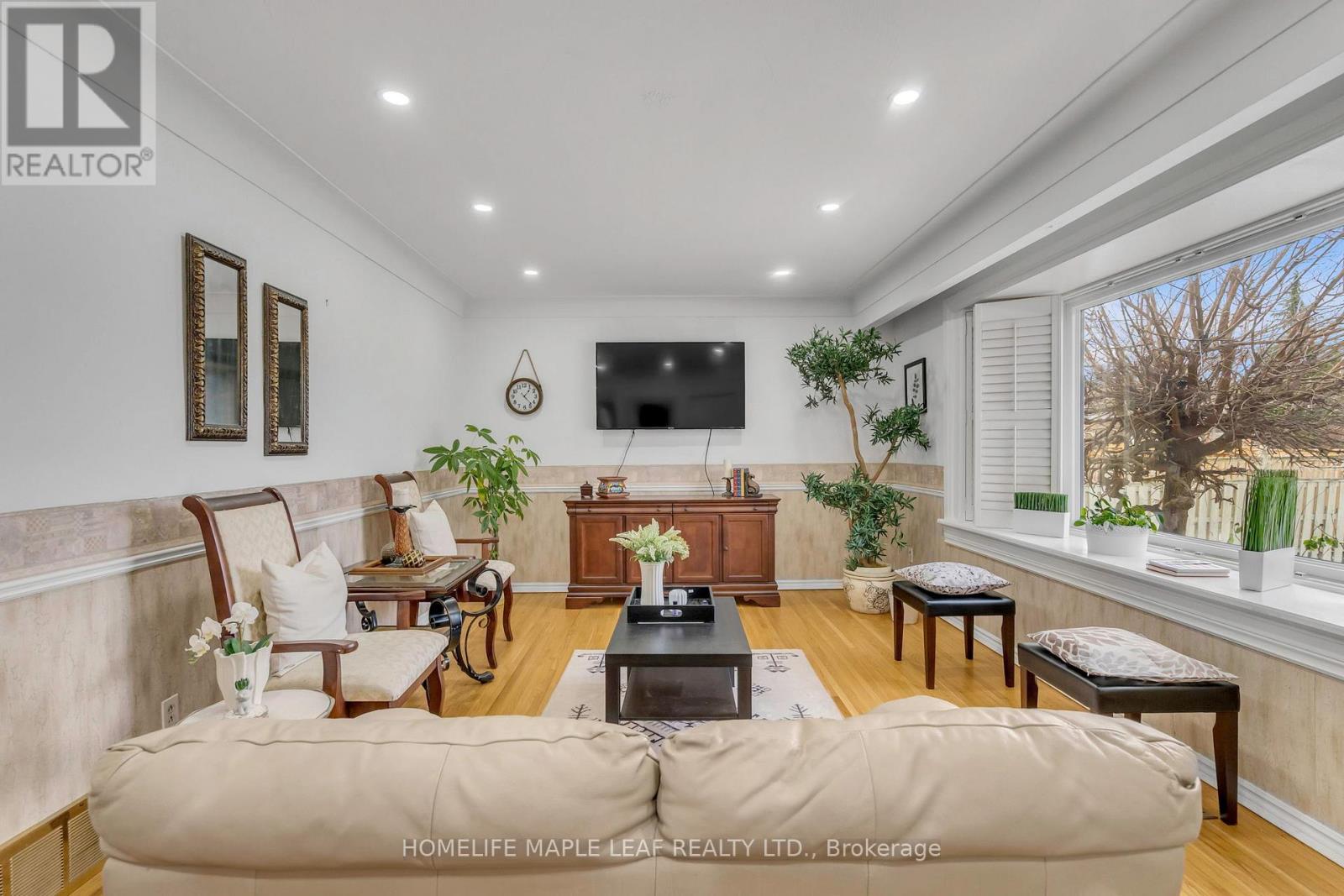 398 KERMAN AVENUE - 7