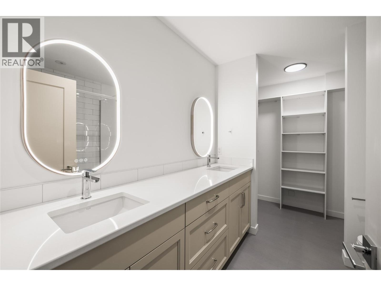 2 2957 Conlin Court, Kelowna