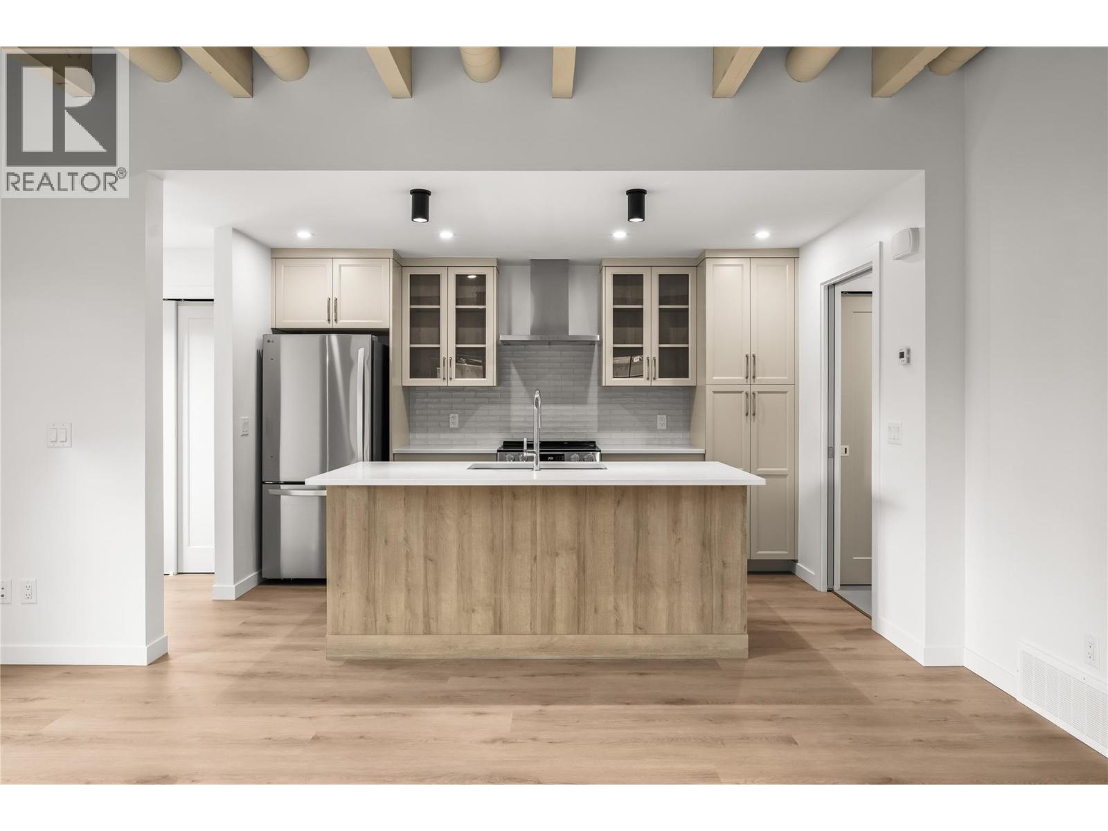 2 2957 Conlin Court, Kelowna