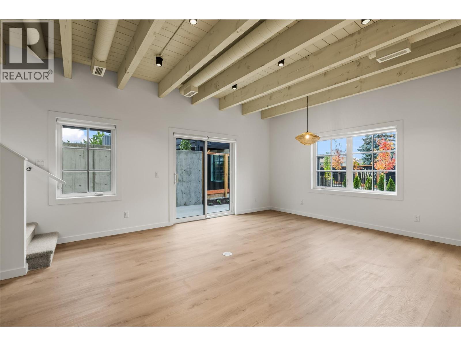 2 2957 Conlin Court, Kelowna