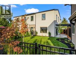 2 2957 Conlin Court, Kelowna
