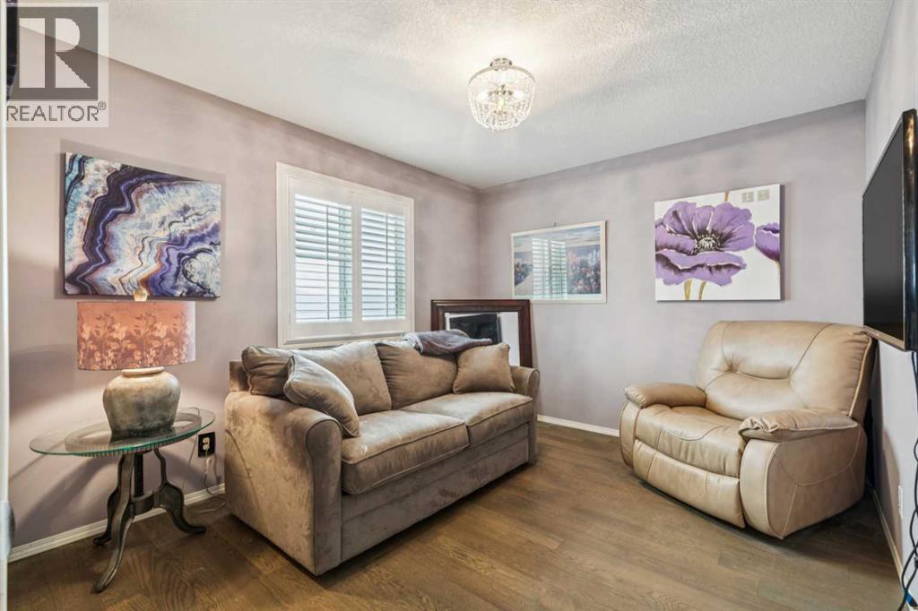223 Cranarch Terrace SE - 19