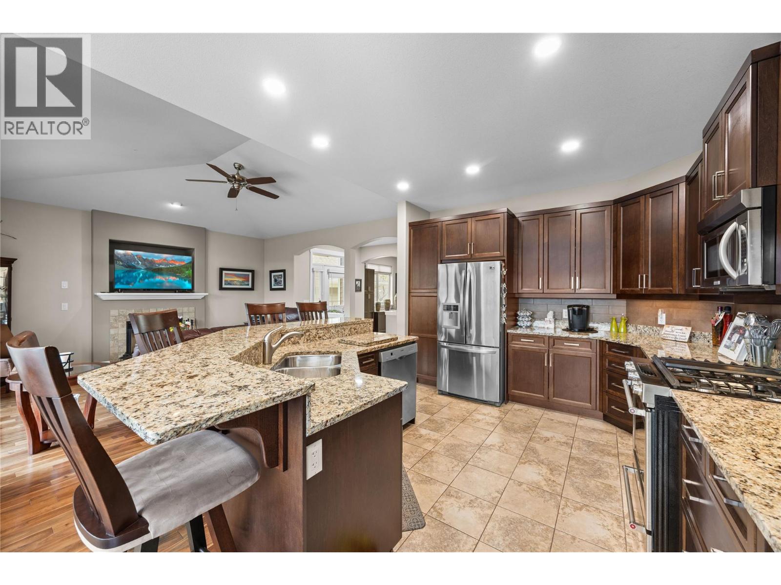 289 4035 Gellatly Road, West Kelowna