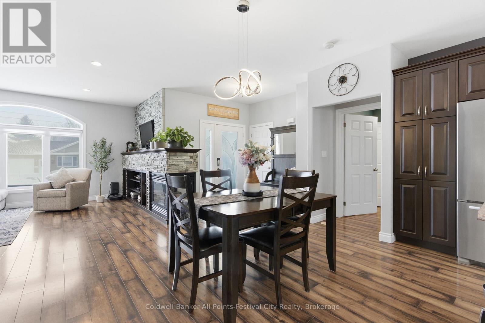 217 BRITANNIA ROAD E - 13