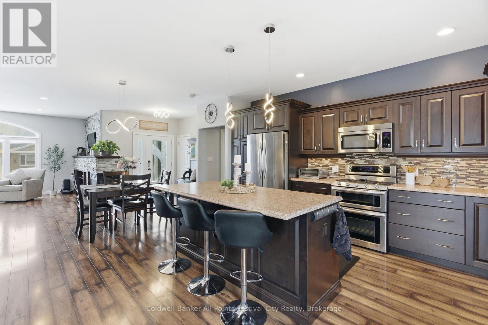 217 BRITANNIA ROAD E - 15