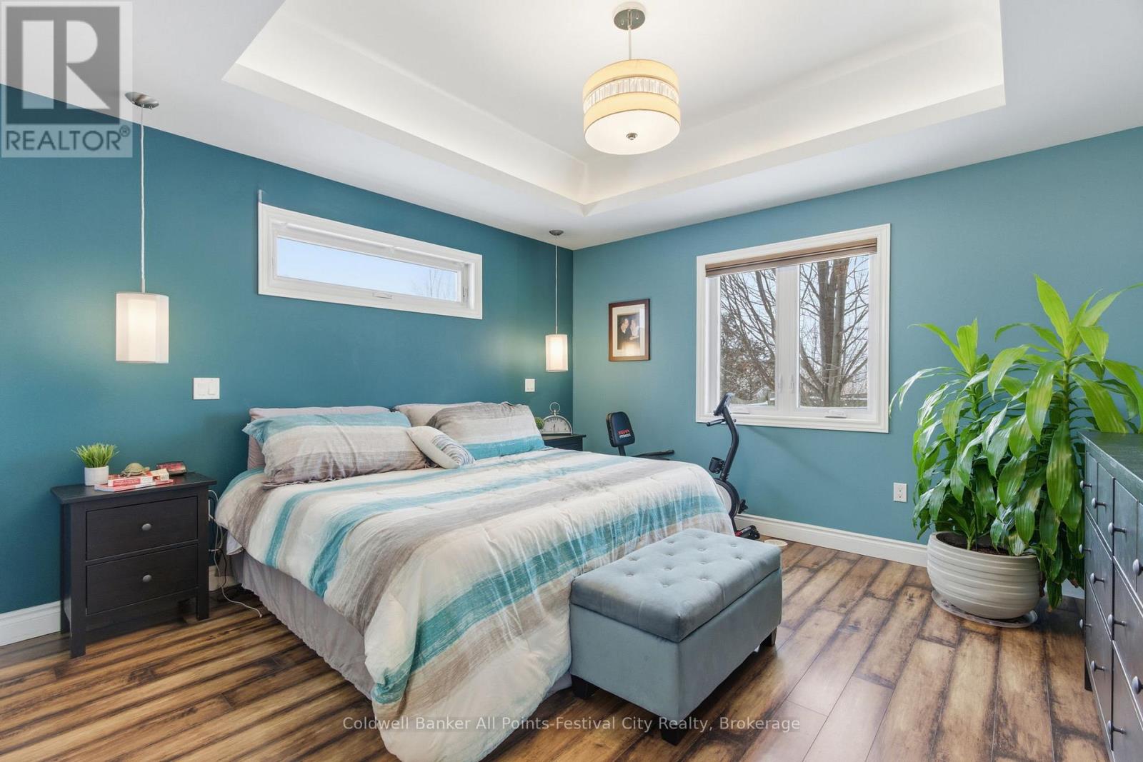 217 BRITANNIA ROAD E - 16
