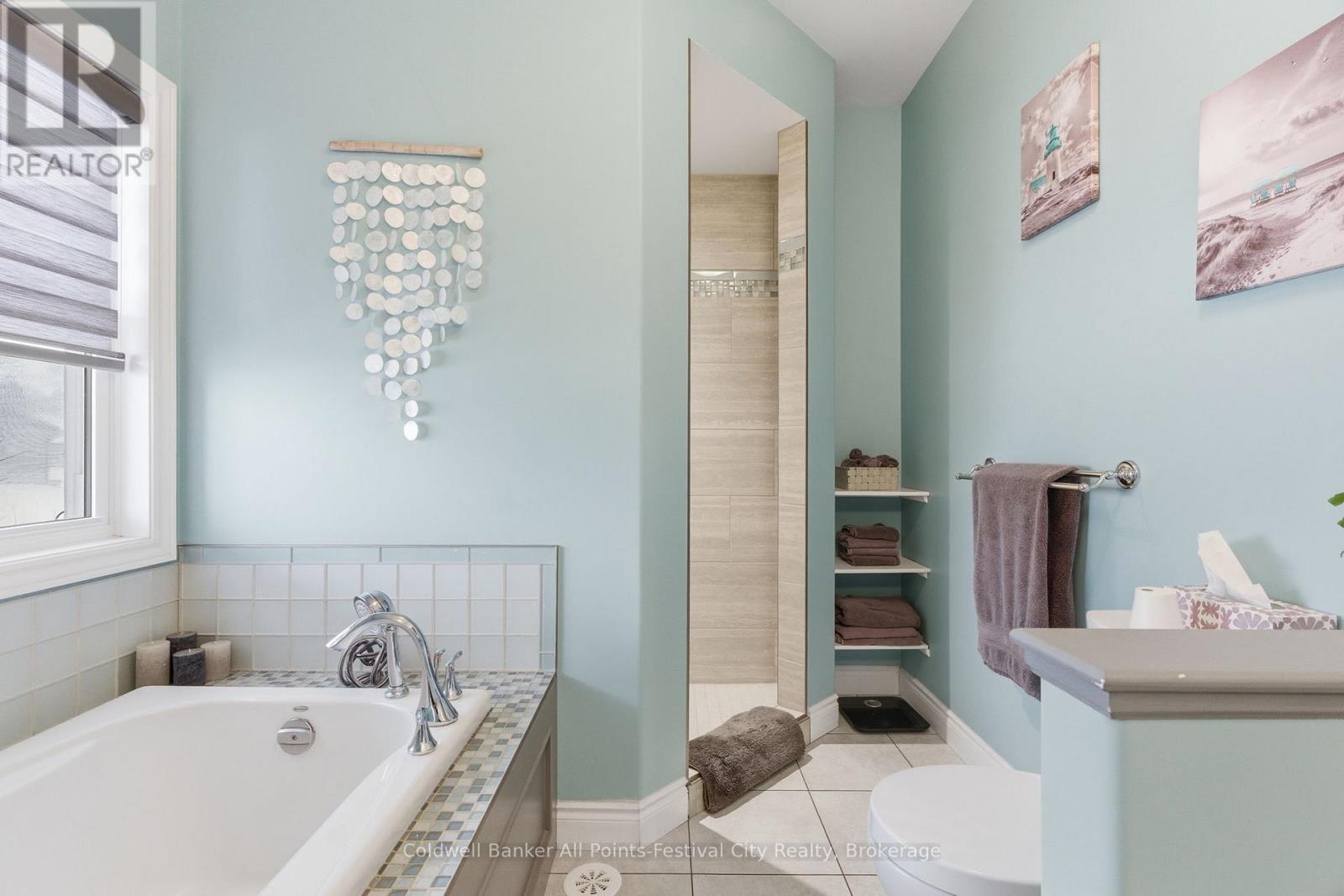 217 BRITANNIA ROAD E - 21