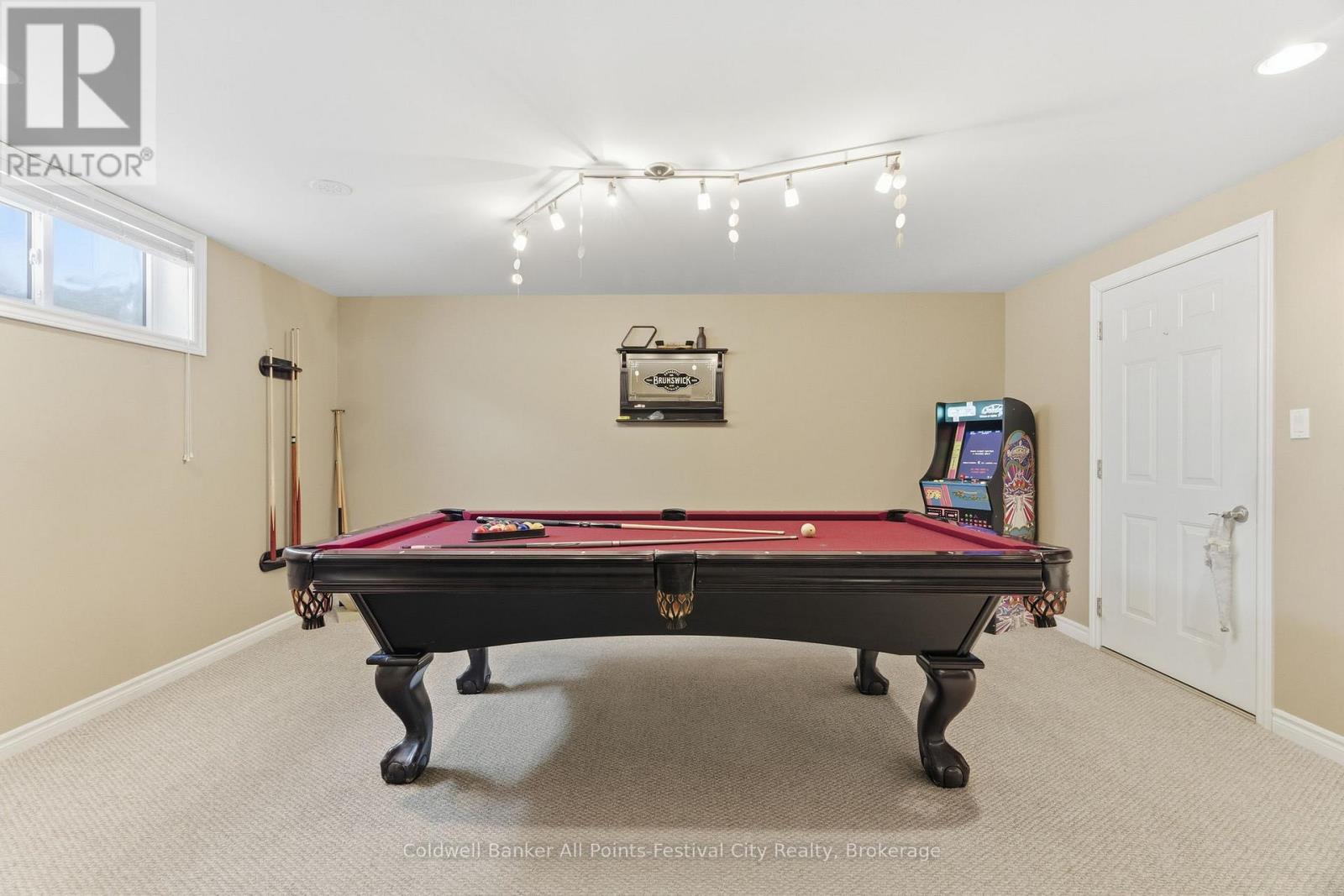 217 BRITANNIA ROAD E - 36