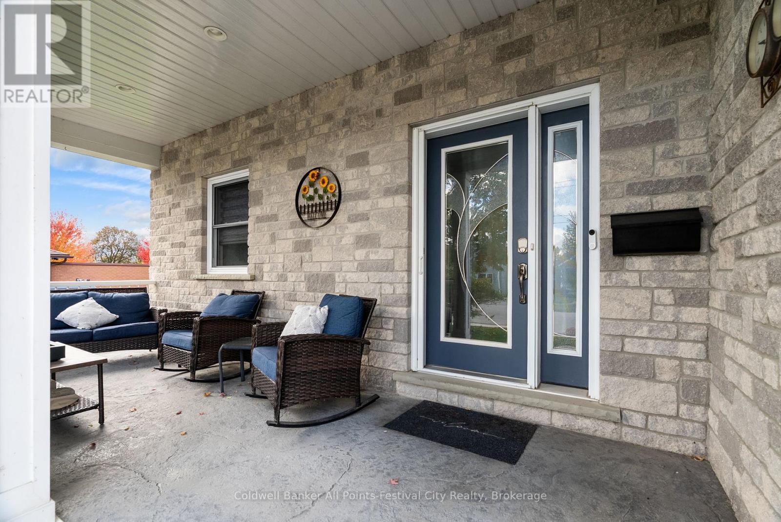 217 BRITANNIA ROAD E - 4