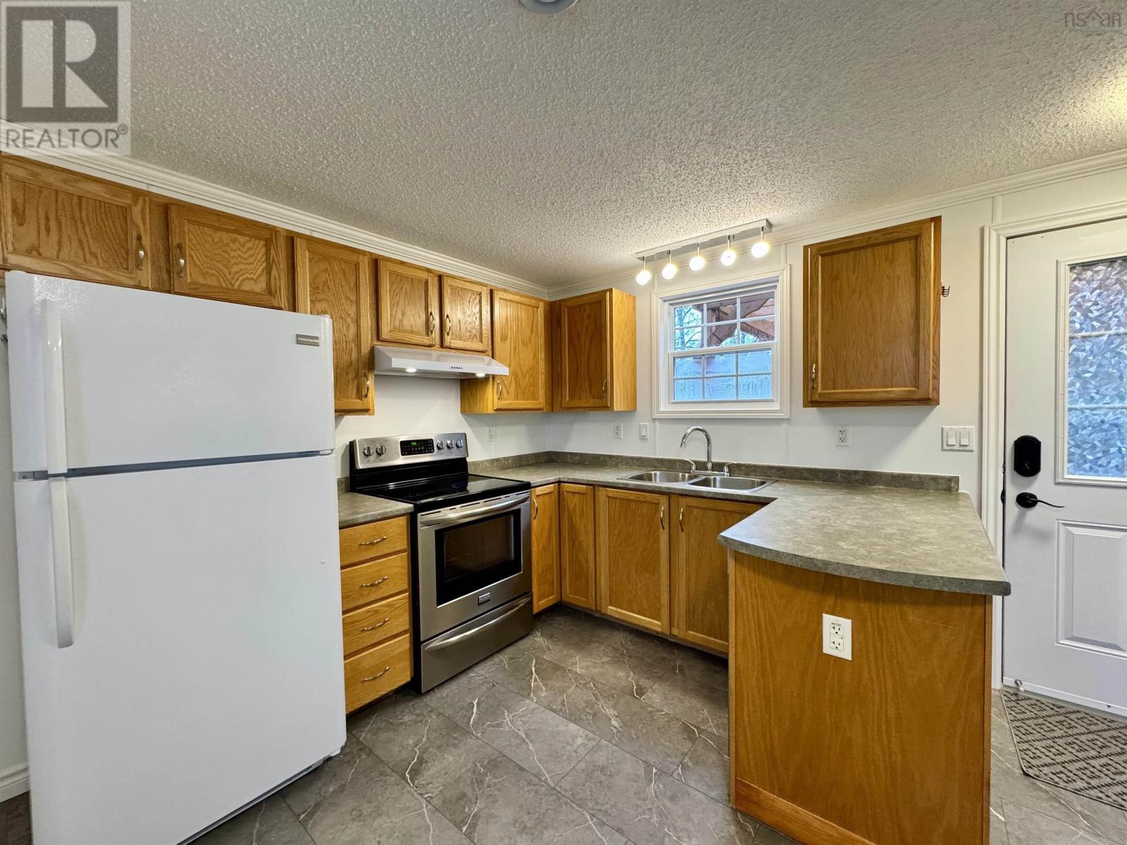 Property 37 of 38 of 14 Shirley Avenue