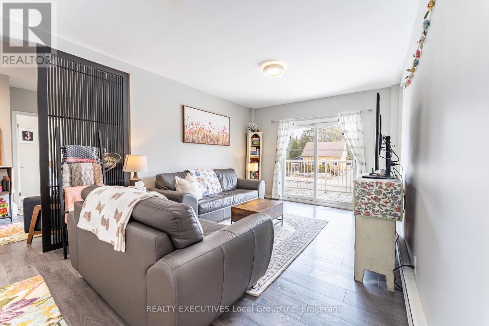 #5 2418 TROUT LAKE ROAD - 16