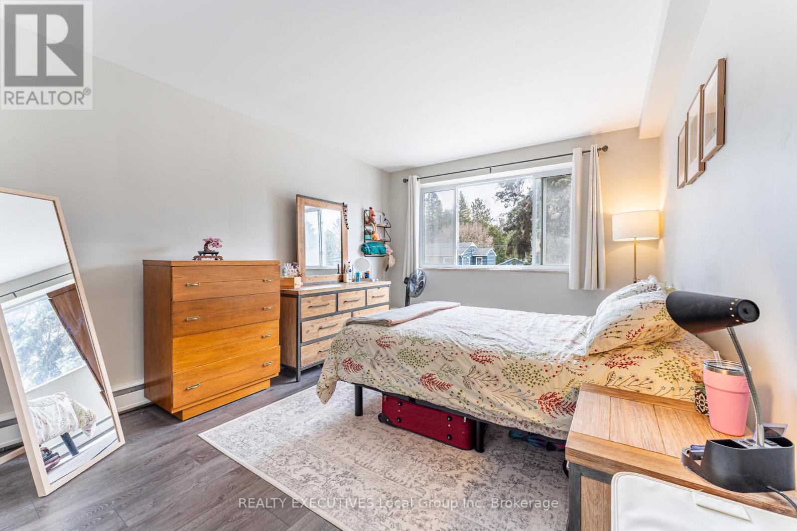 #5 2418 TROUT LAKE ROAD - 19