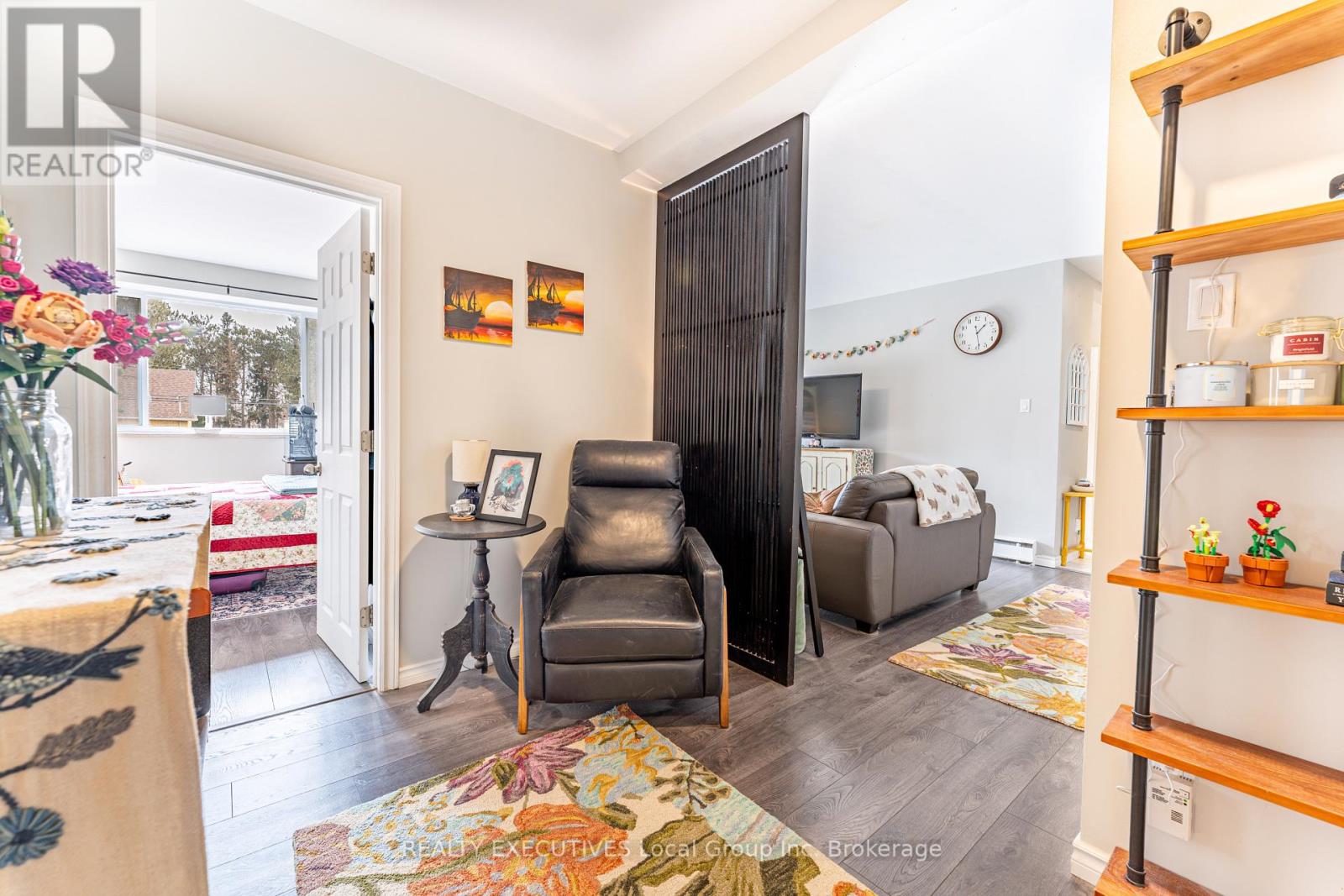 #5 2418 TROUT LAKE ROAD - 23
