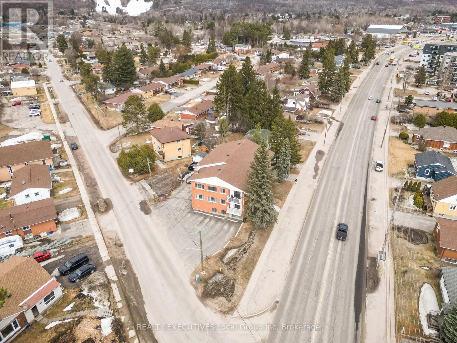 #5 2418 TROUT LAKE ROAD - 26
