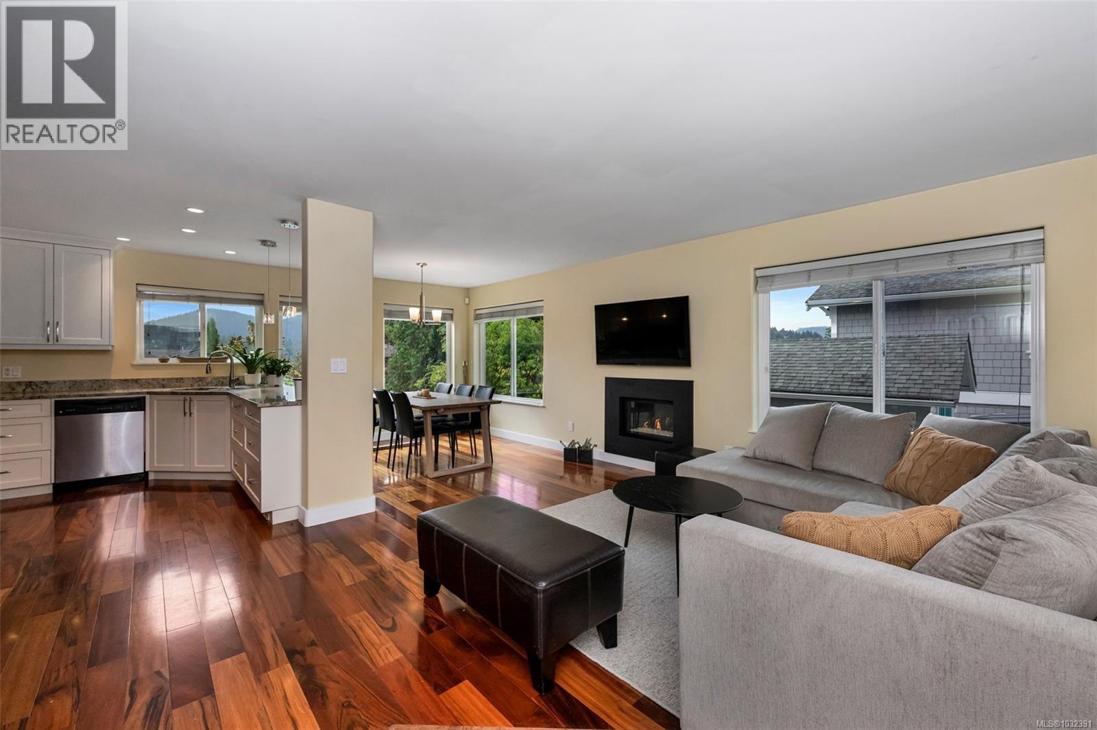 767 HARDING LANE - 13