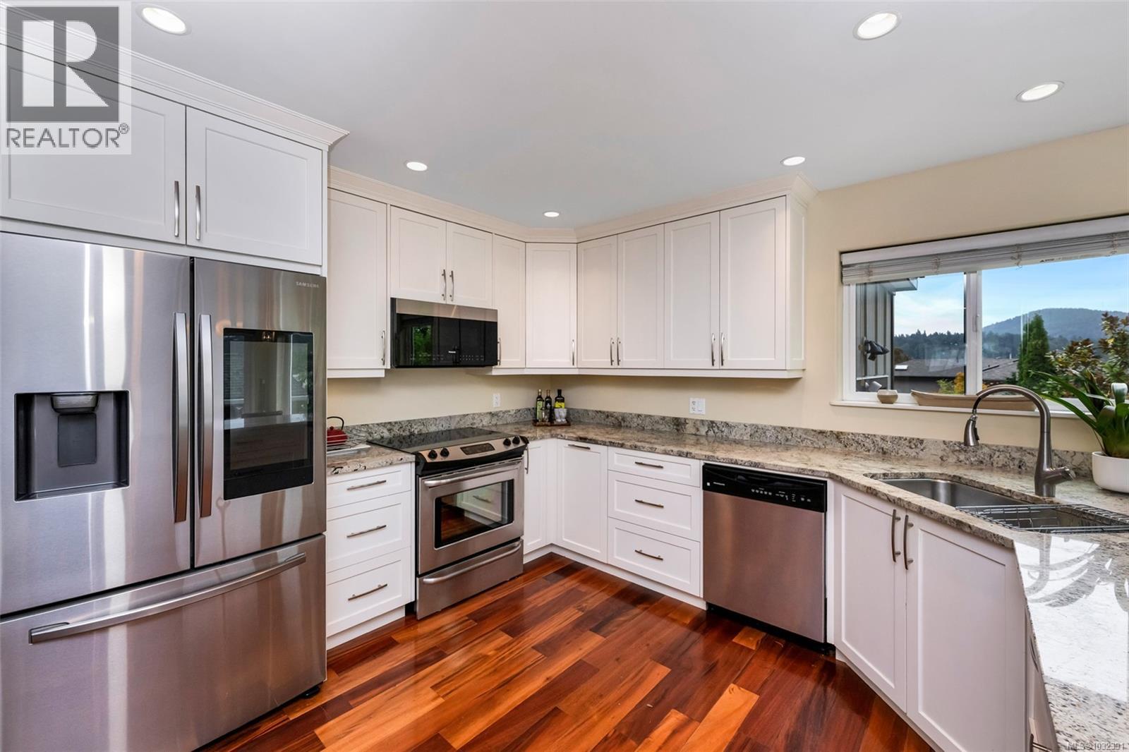 767 HARDING LANE - 14