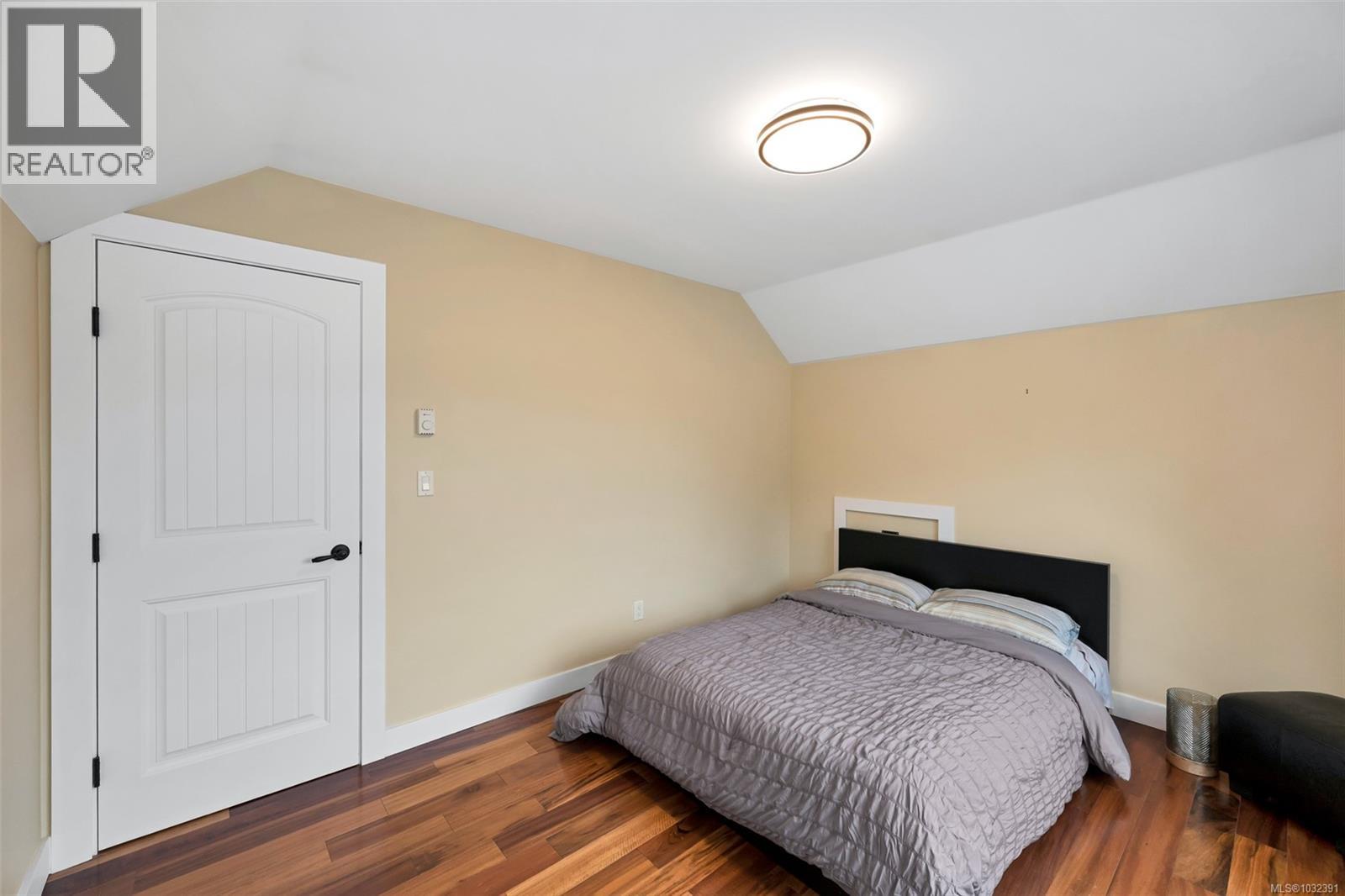 767 HARDING LANE - 20