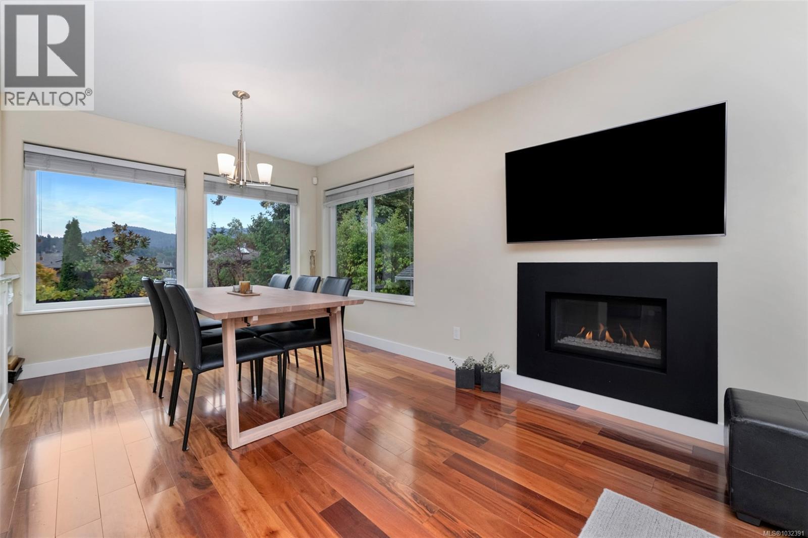 767 HARDING LANE - 8