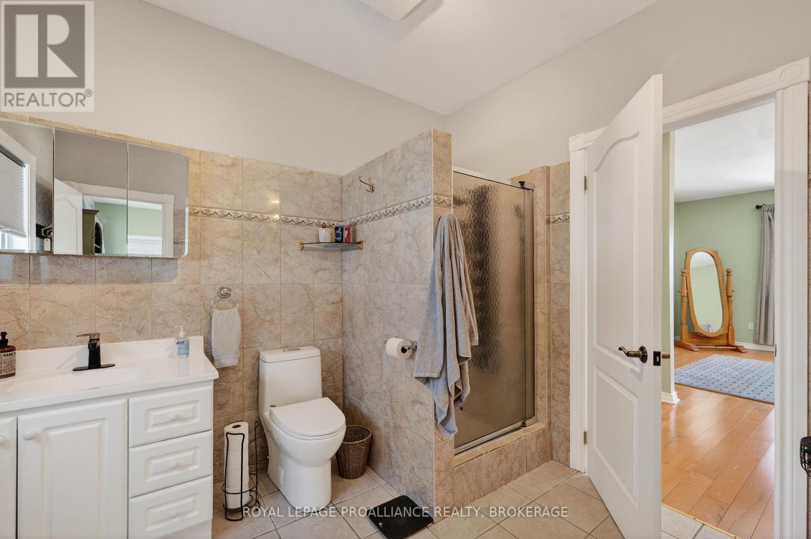 27 COLLINS DRIVE — photo 21