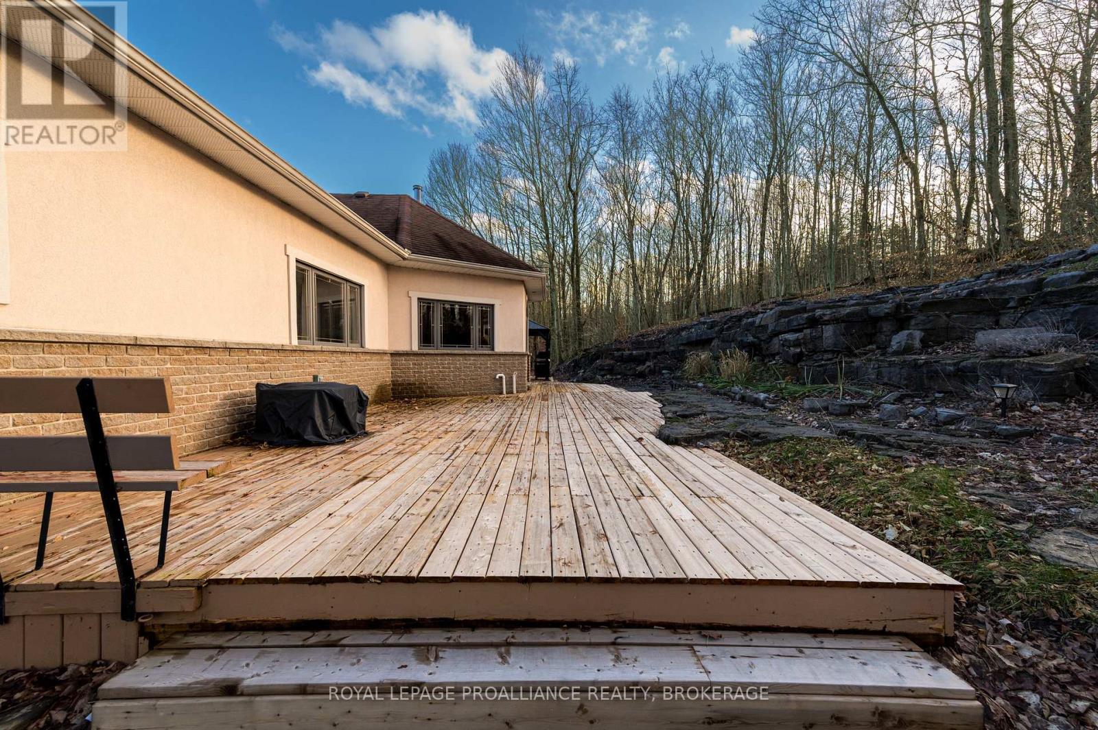 27 COLLINS DRIVE — photo 35