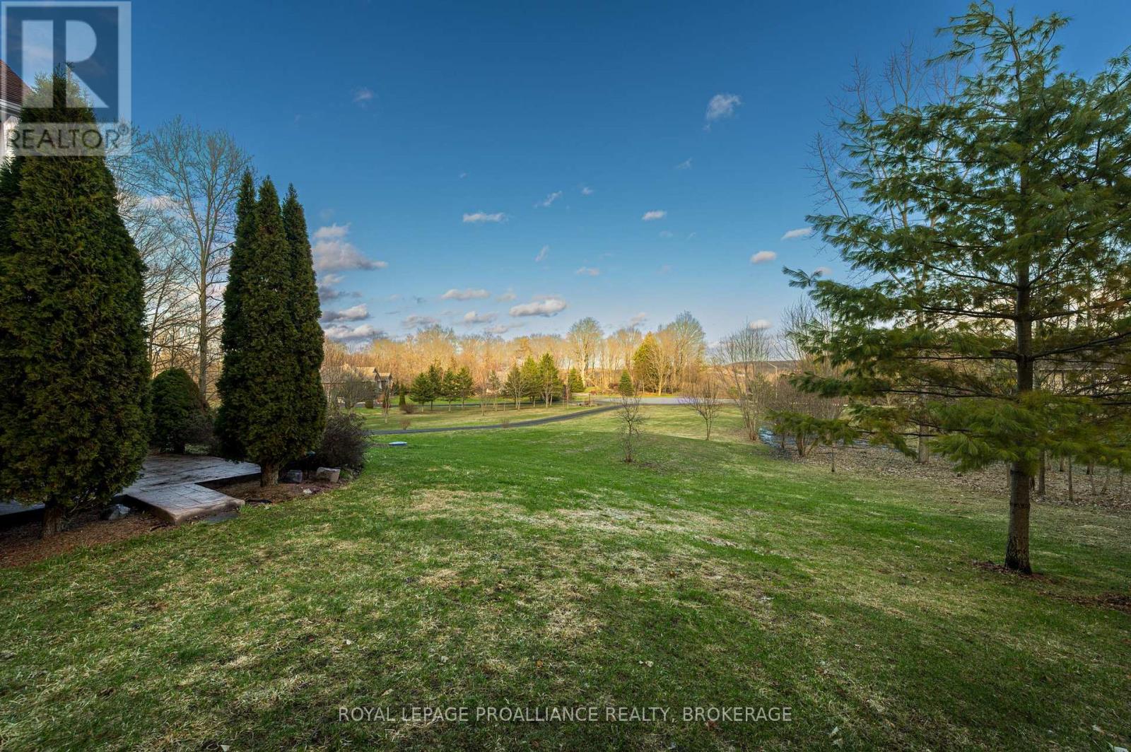 27 COLLINS DRIVE — photo 37