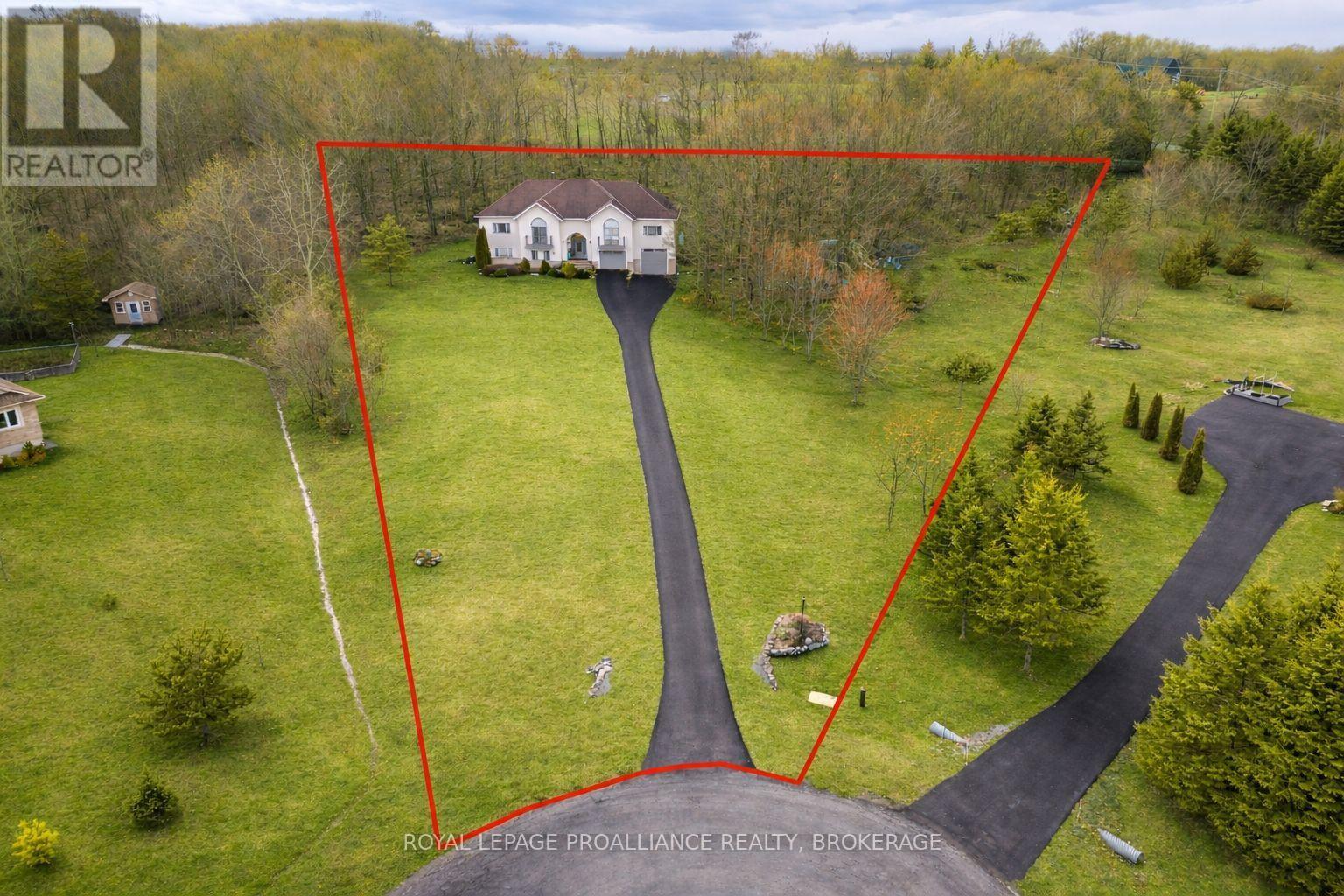 27 COLLINS DRIVE — photo 40