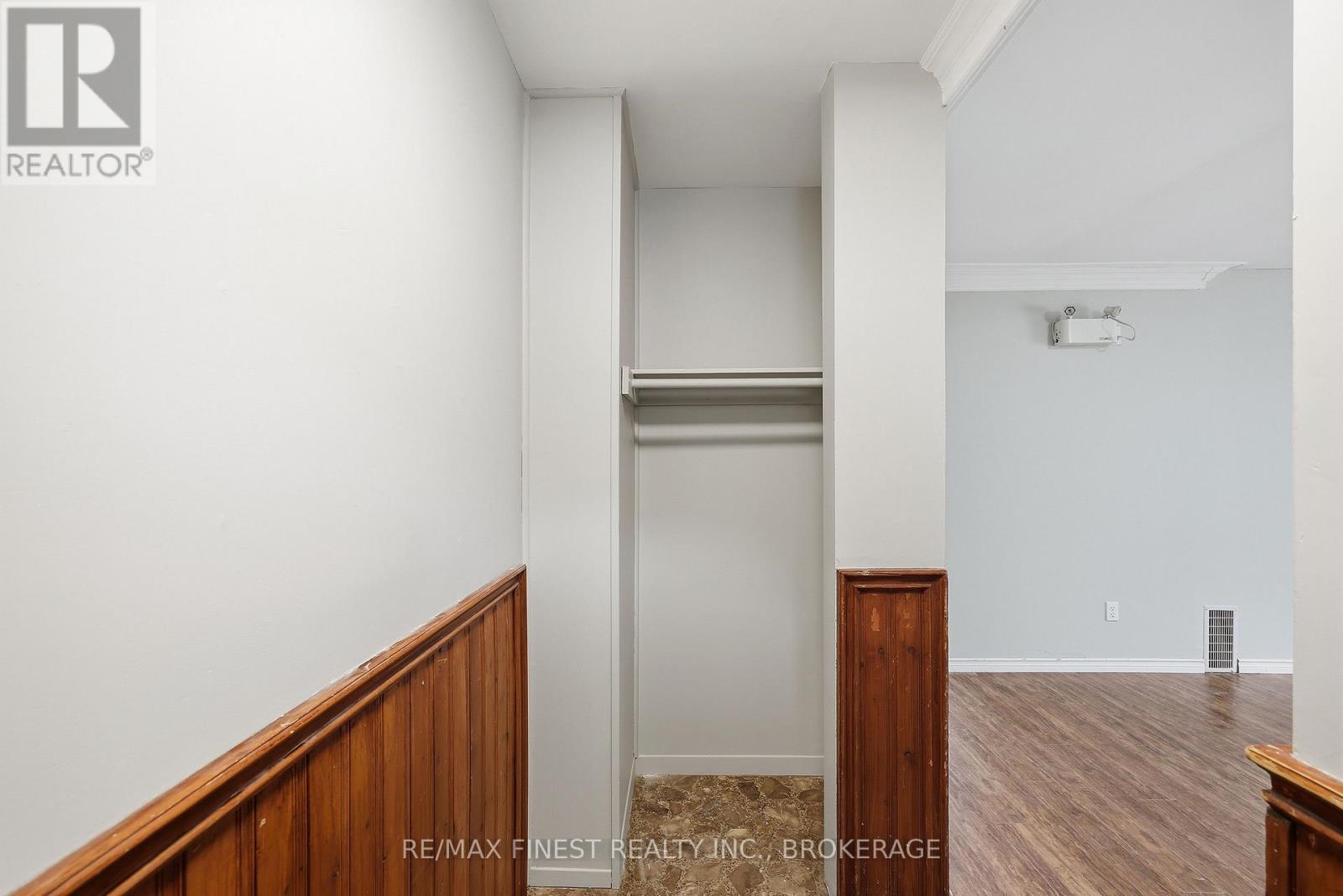 20 FOSTER STREET - 12