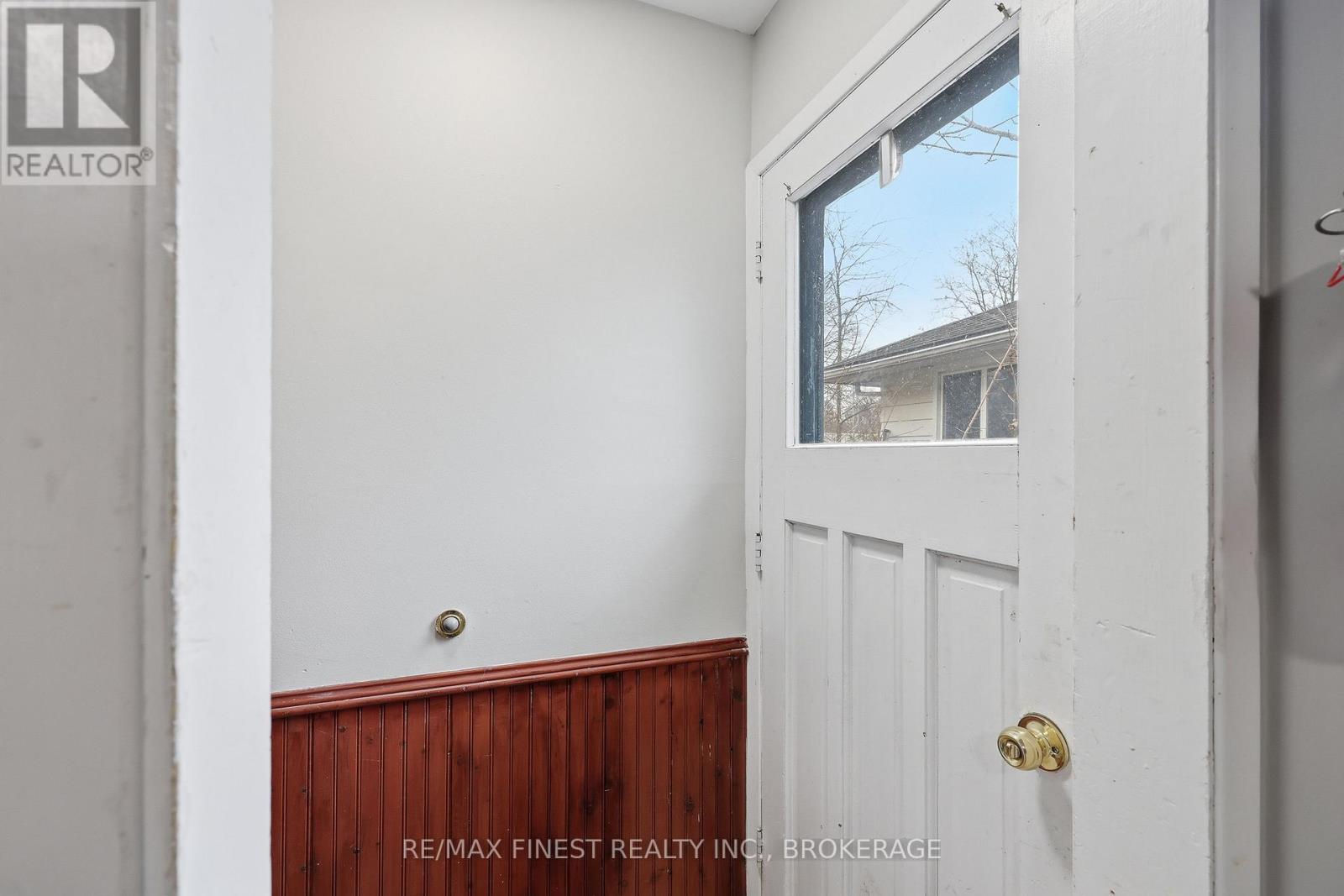 20 FOSTER STREET - 25