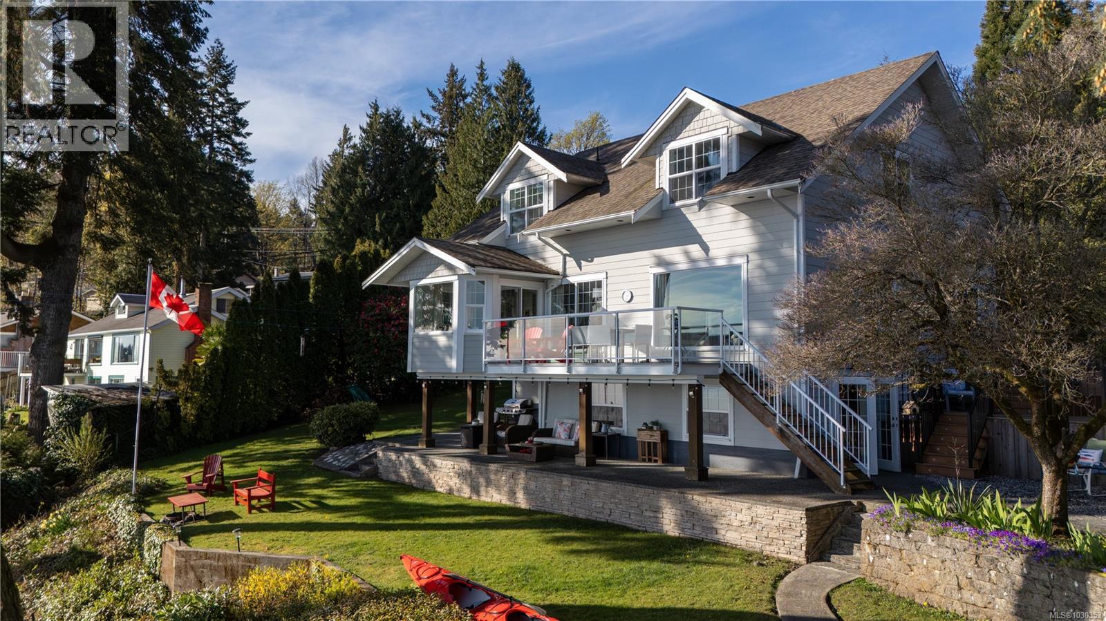 319 Chemainus Rd — photo 2