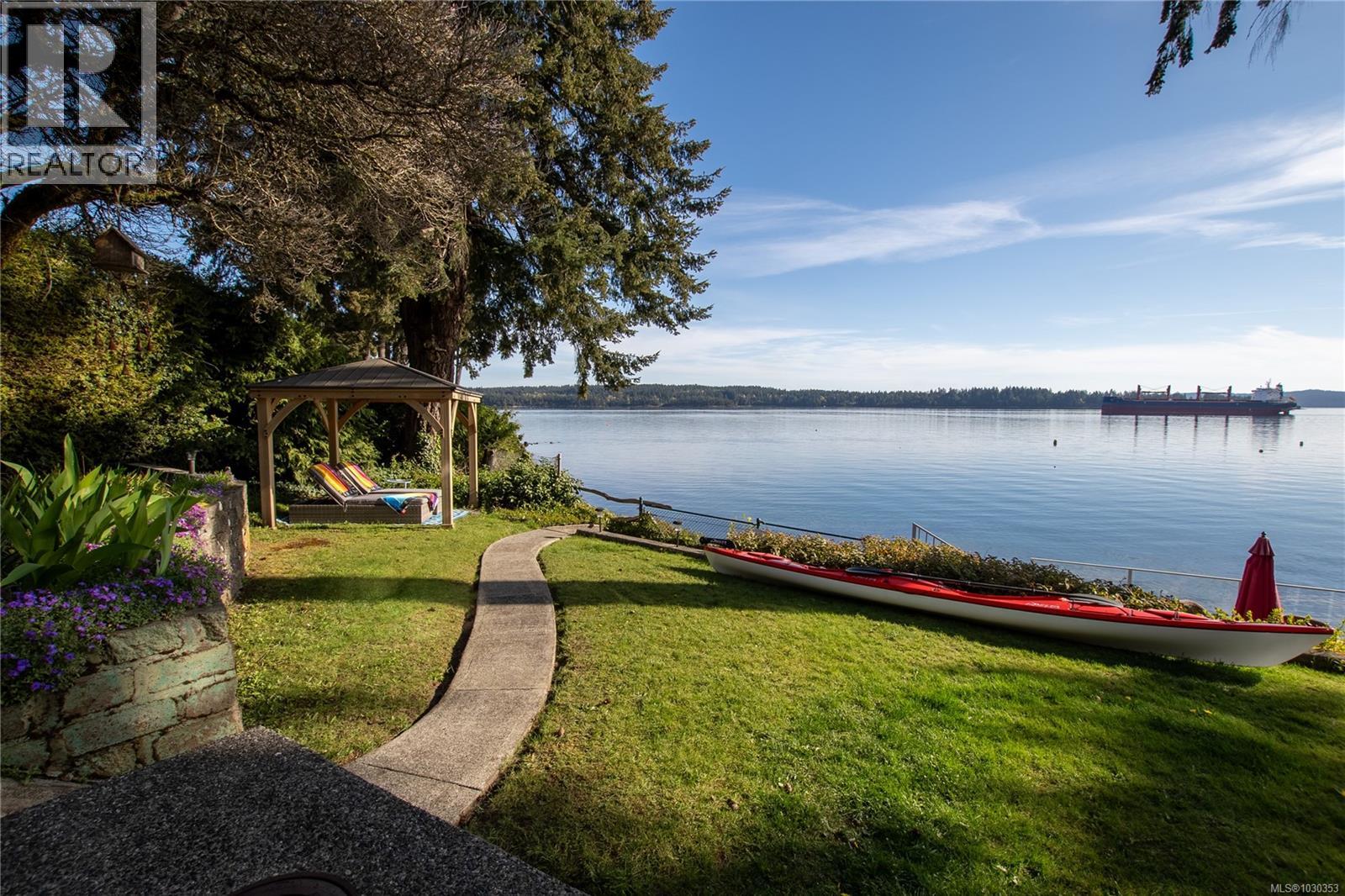 319 Chemainus Rd — photo 53