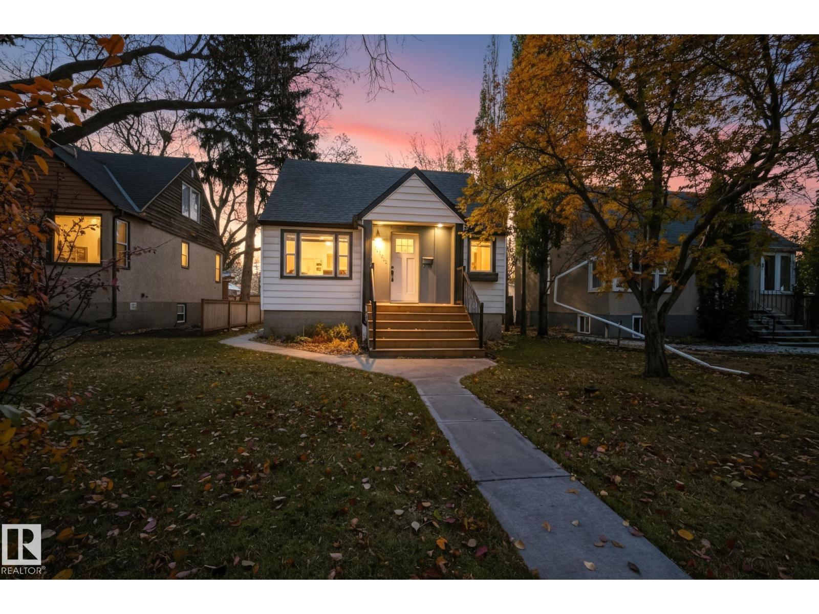 10915 67 AV NW - 2