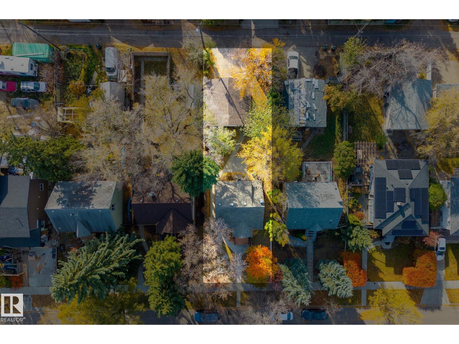 10915 67 AV NW - 50