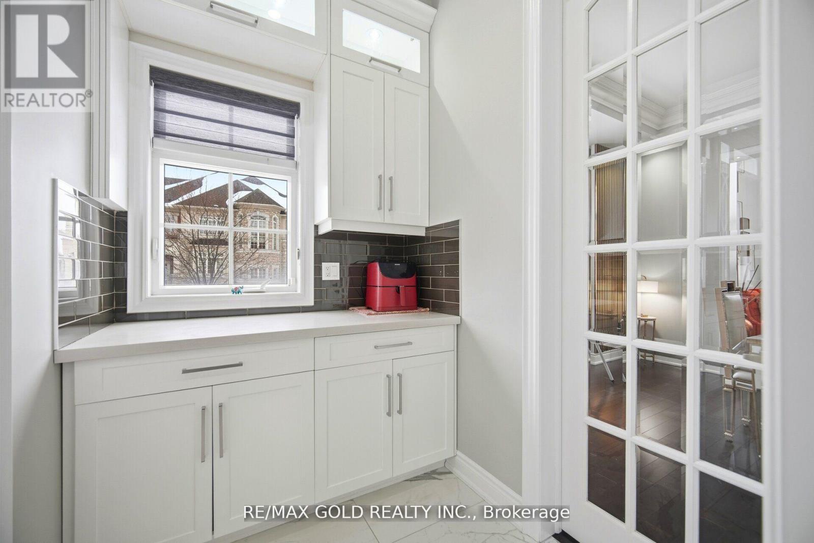 6 HAGERMAN ROAD - 19