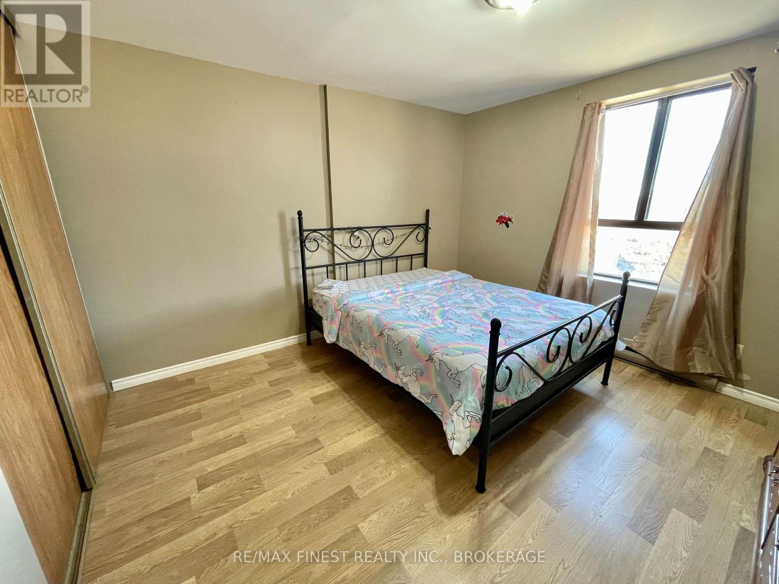 #602 17 ELDON HALL PLACE - 18