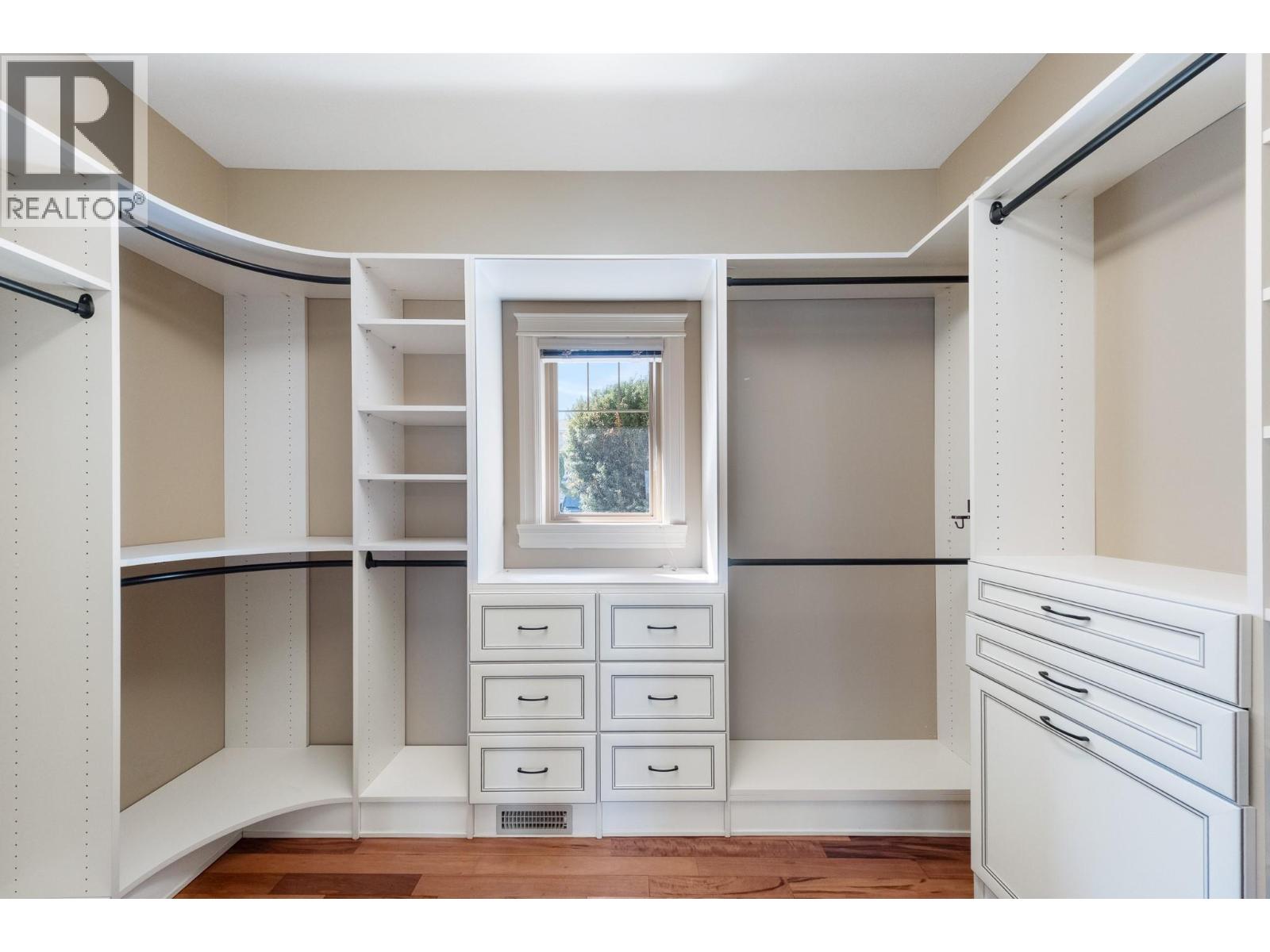 648 ALMANDINE COURT - 24