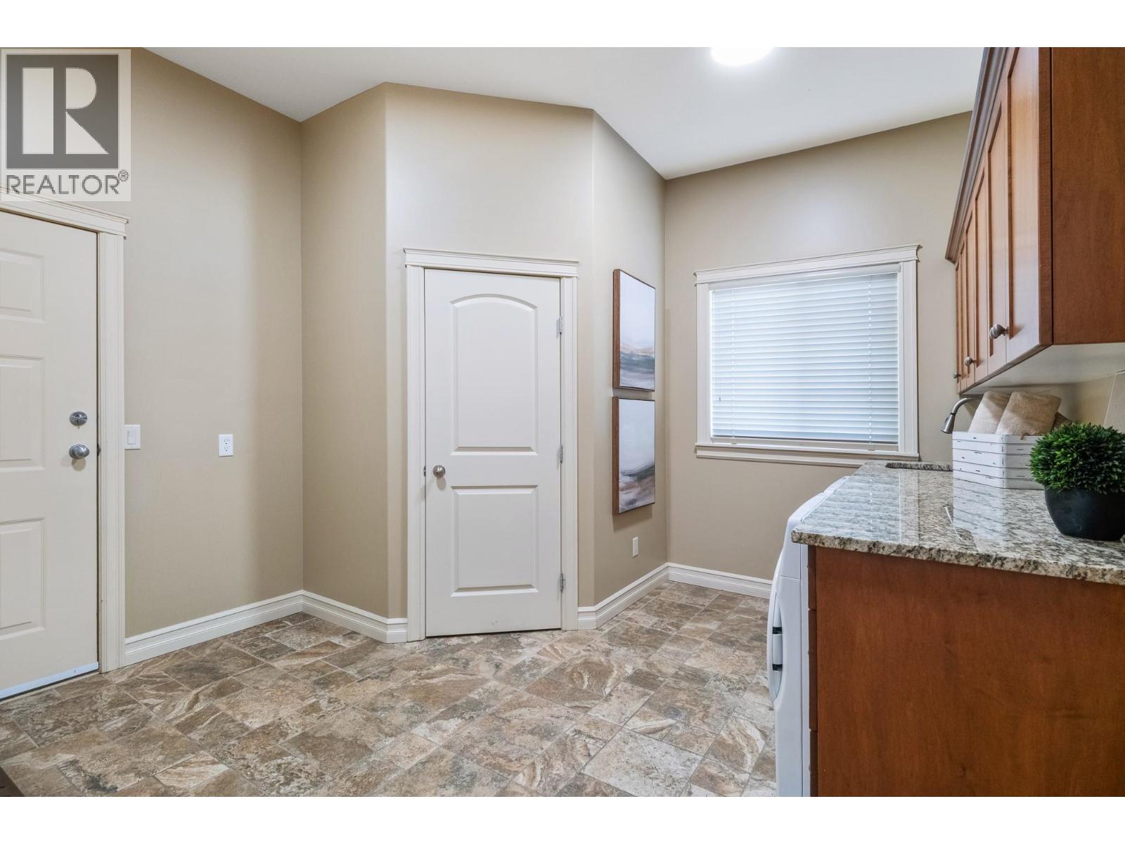 648 ALMANDINE COURT - 41