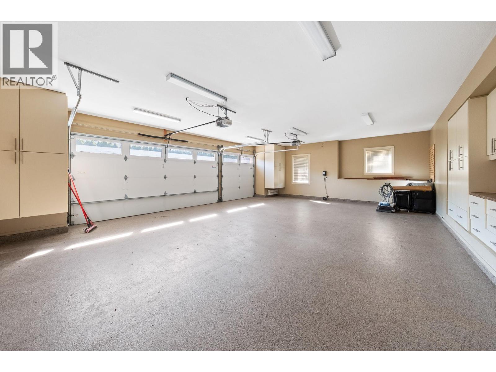 648 ALMANDINE COURT - 44