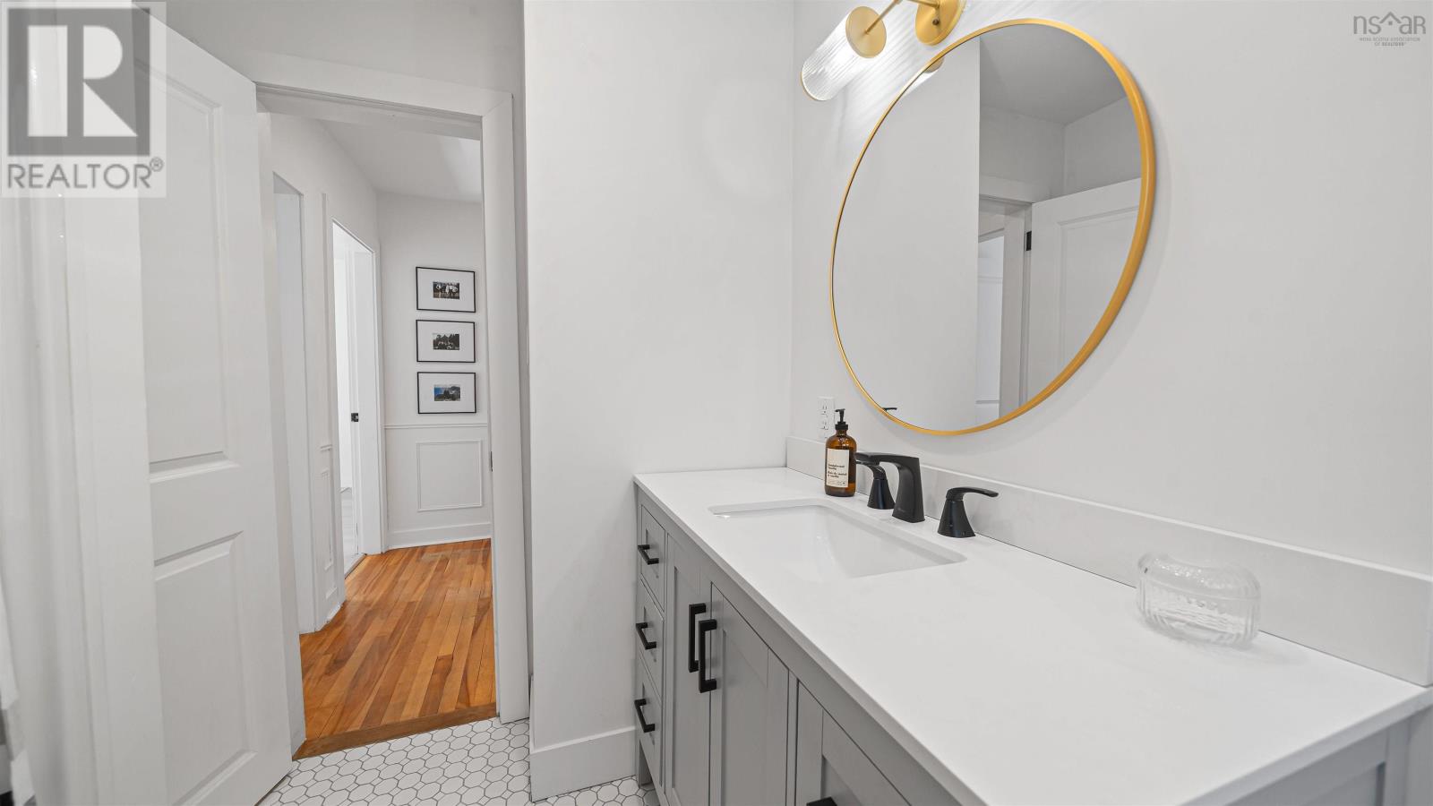 Property 7 of 42 of 417 Wilson Street