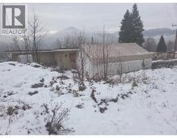 1381 3b Highway, Warfield, BC V1R4L3 Photo 26