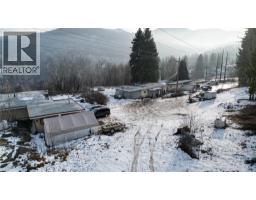 1381 3b Highway, Warfield, BC V1R4L3 Photo 72