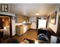 1381 3b Highway, Warfield, BC V1R4L3 Photo 97