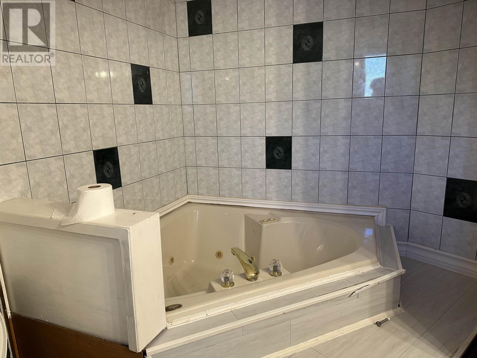 100 Centennial DR, Schreiber, Ontario, P0T2S0 — Photo 12