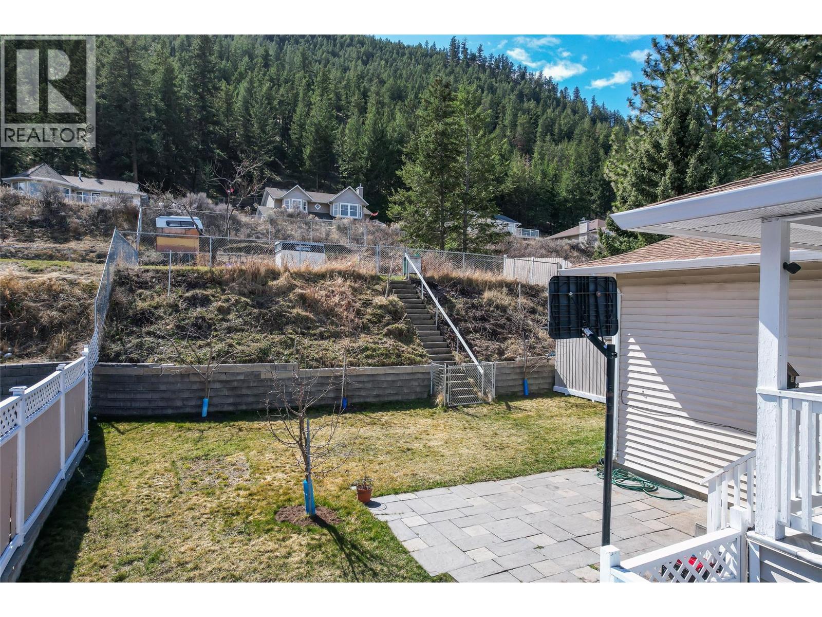 2727 QU'APPELLE BOULEVARD - Image 3