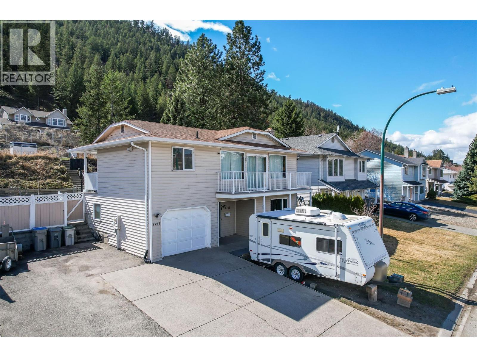 2727 QU'APPELLE BOULEVARD - Image 2