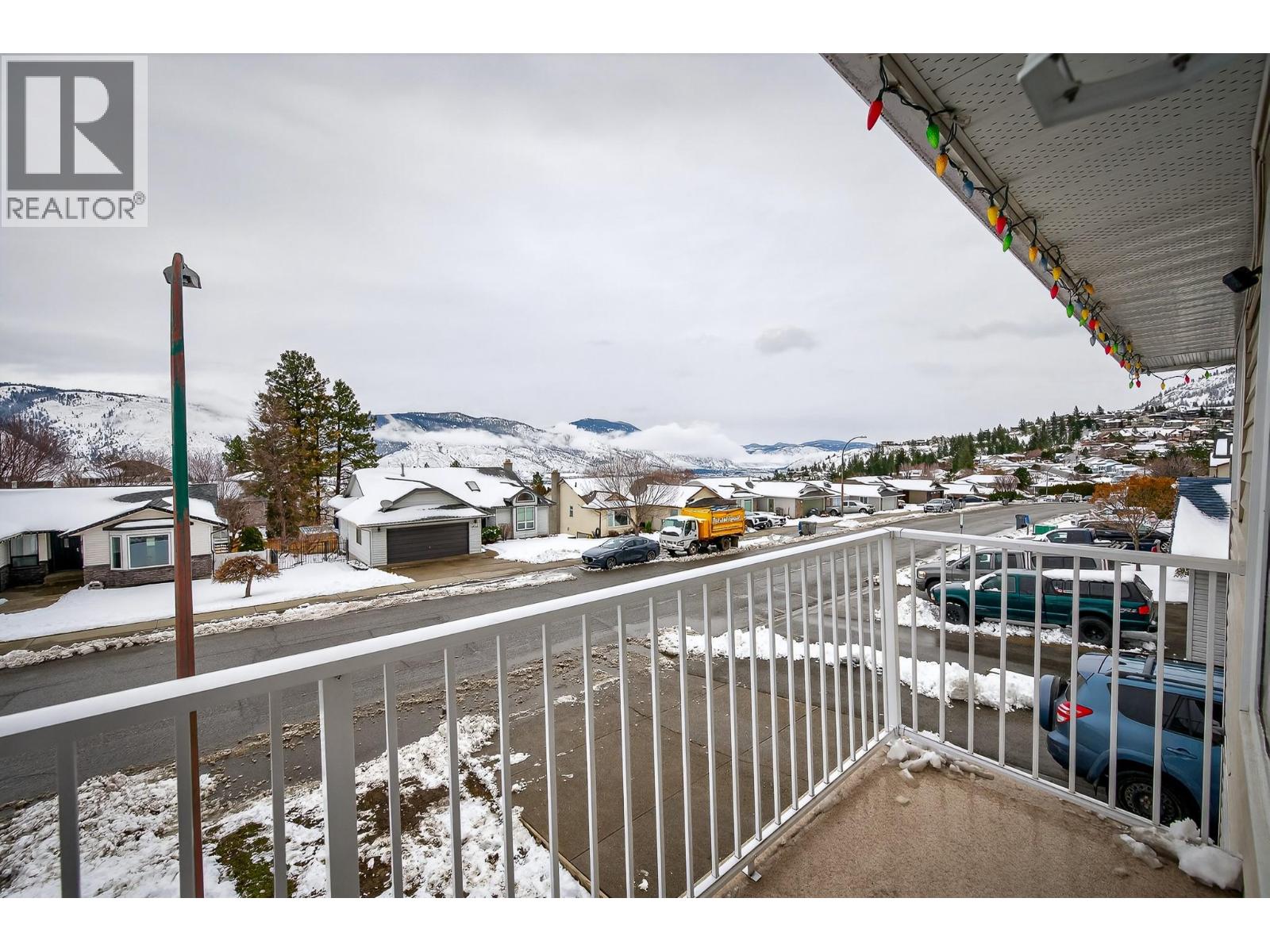 2727 QU'APPELLE BOULEVARD - 28